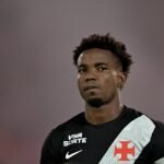 Sequência de dez partidas no Vasco gera desgaste físico e queda de rendimento em Thiago Mendes
