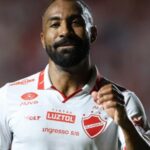 Série B: três clubes consolidam favoritismo na disputa por vagas na elite