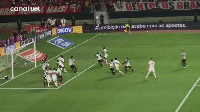 Sistema defensivo do São Paulo segura pressão do Santos e garante solidez em clássico do Brasileiro