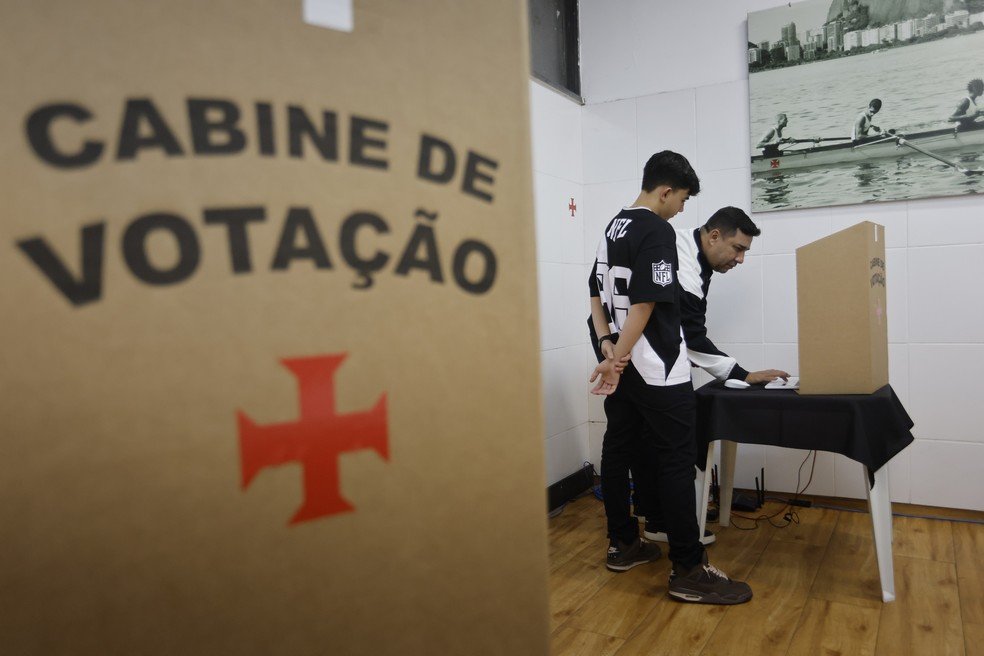 Sócios do Vasco aprovam venda da SAF para o grupo de Marcos Lamacchia em Assembleia