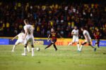 Sport supera o Criciúma nos acréscimos e cola no G6 da Série B