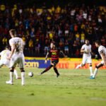 Sport supera o Criciúma nos acréscimos e cola no G6 da Série B