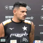 Tiquinho Soares desabafa sobre cobrança interna e nega bicho recorde no Botafogo
