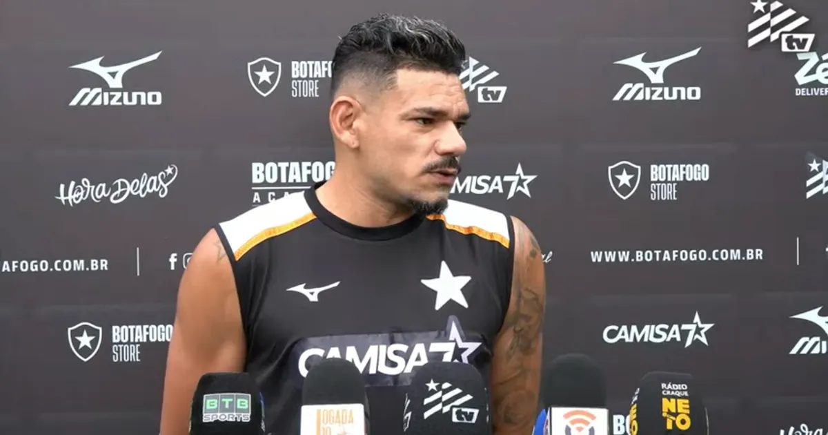 Tiquinho Soares desabafa sobre cobrança interna e nega bicho recorde no Botafogo