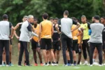 Tite adota postura cautelosa e busca alinhar expectativas no Botafogo