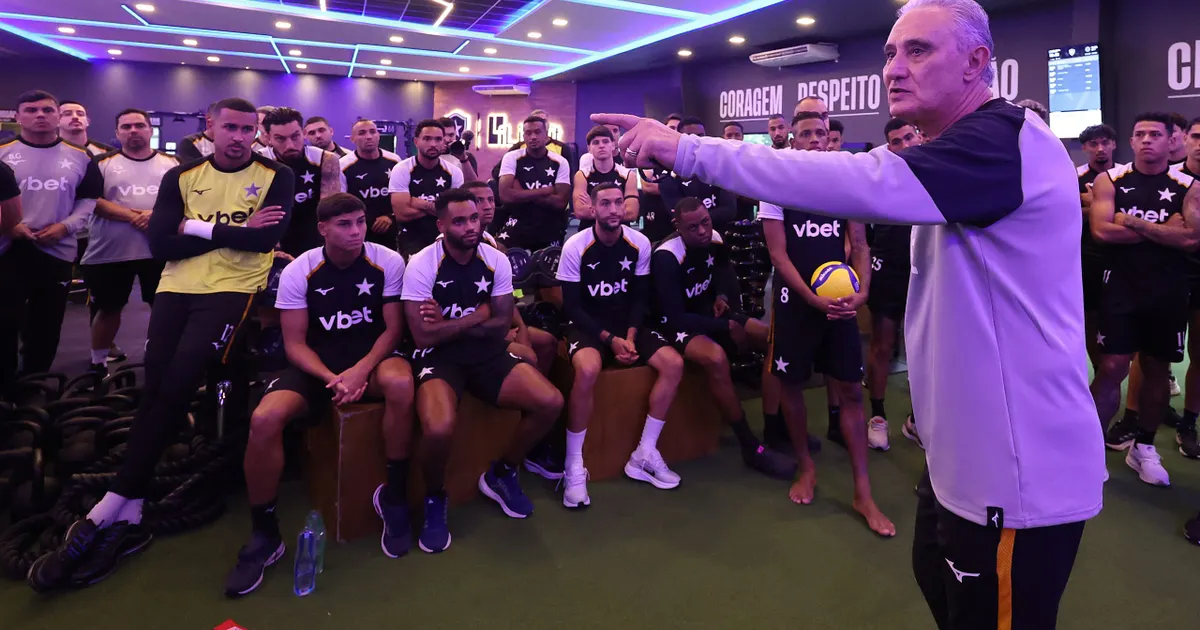Tite intensifica exigências táticas e busca equilíbrio no elenco do Botafogo