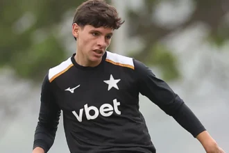 Tite intensifica treinos no Botafogo e testa nova função para Álvaro Montoro