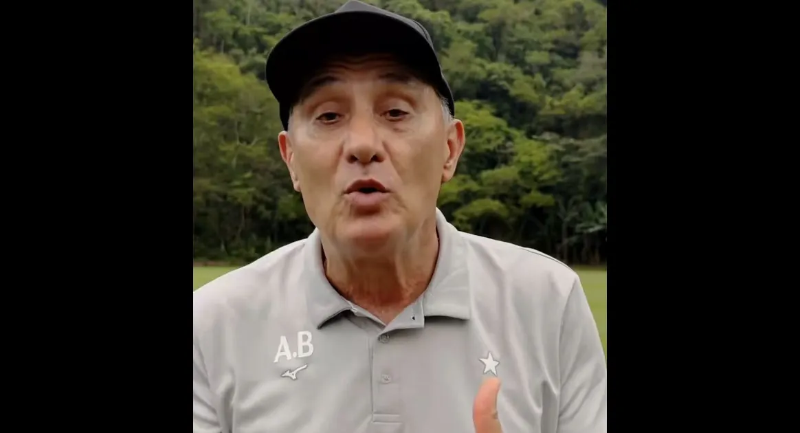 Tite pede presença da torcida do Botafogo no Nilton Santos para confronto com a Chapecoense
