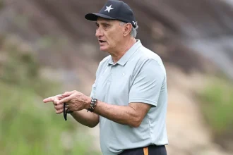 Tite recebe elogios internos no Botafogo mesmo com início irregular
