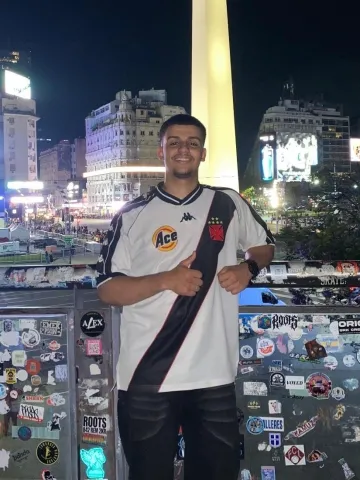 Torcedor do Vasco sofre assalto à mão armada e agressões no entorno da Bombonera
