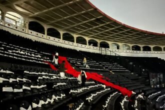 Torcedores devem chegar cedo para ação com balões no setor VIP de São Januário neste sábado