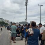 Torcedores do Boca Juniors se concentram na Praia de Copacabana