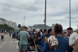 Torcedores do Boca Juniors se concentram na Praia de Copacabana