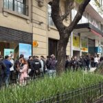 Torcida do Vasco enfrenta longas filas em Buenos Aires antes de duelo na Bombonera