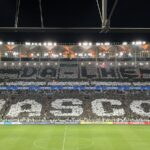 Torcida do Vasco impressiona com mosaico monumental no Maracanã