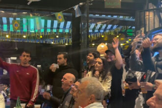 Torcida do Vasco marca presença em Buenos Aires para duelo internacional
