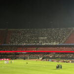 Torcida do vasco marca presença em peso no setor visitante do estádio