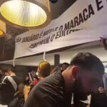 Torcida do Vasco mobiliza Buenos Aires com protesto por São Januário e Maracanã