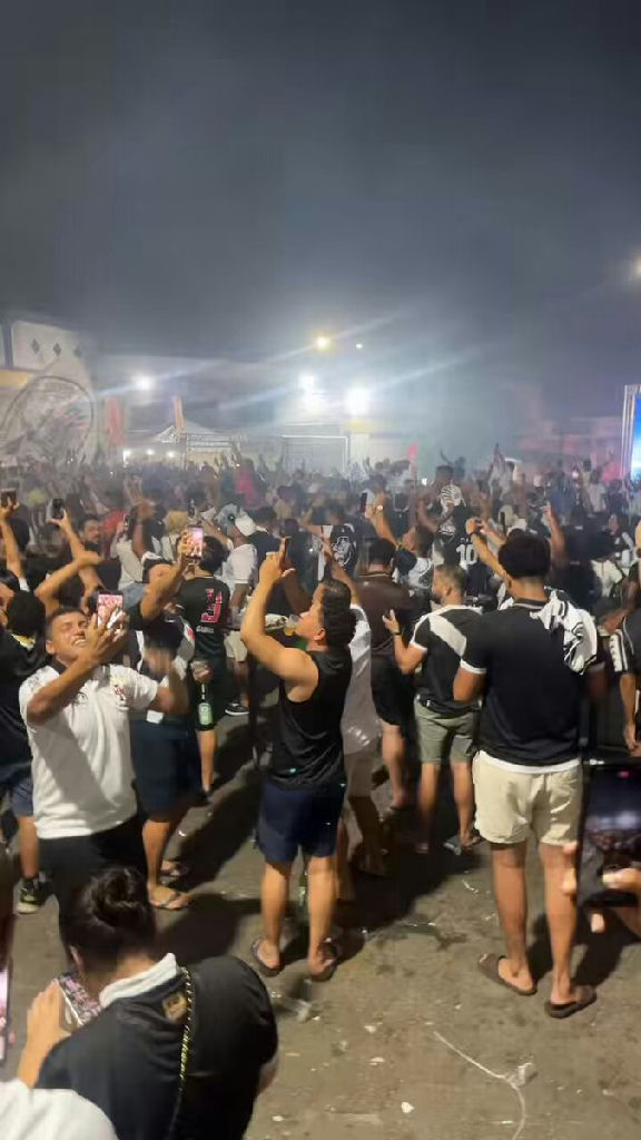 Torcida do Vasco promove celebração vibrante nas ruas de São Luís