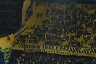 Torcida do Vasco protagoniza espetáculo nas arquibancadas da Bombonera
