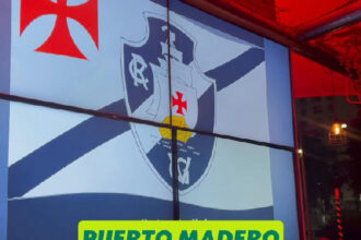 Torcida do Vasco toma conta de Puerto Madero em Buenos Aires