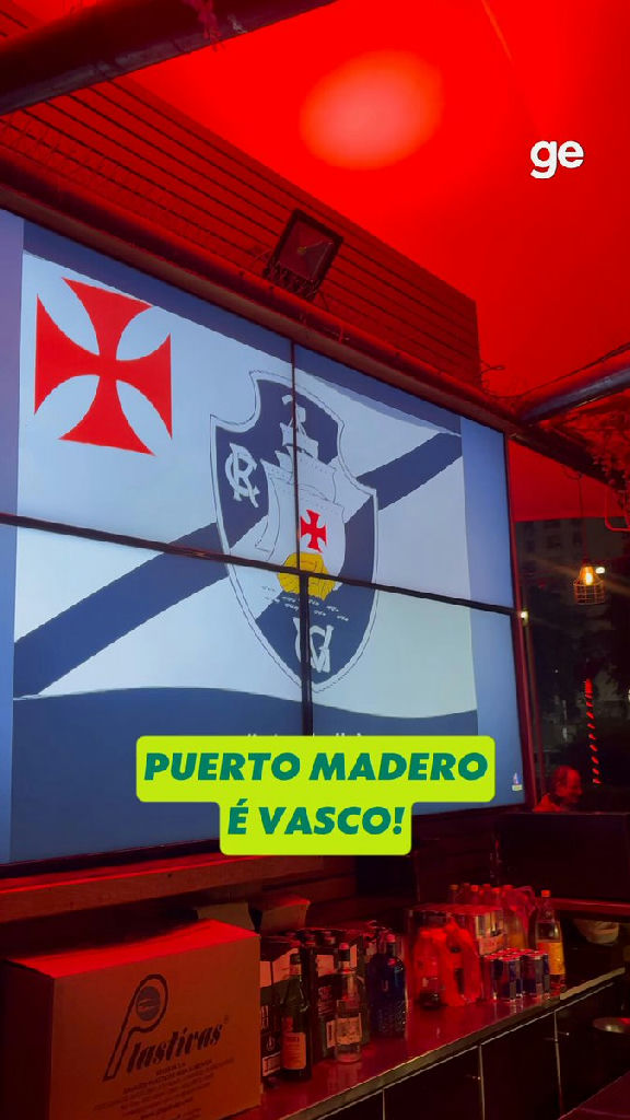 Torcida do Vasco toma conta de Puerto Madero em Buenos Aires