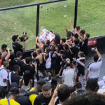 Torcida mirim do Vasco agita as arquibancadas de São Januário