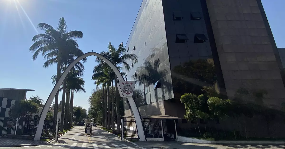 Tribunal de São Paulo rejeita prender vice do Corinthians Armando Mendonça
