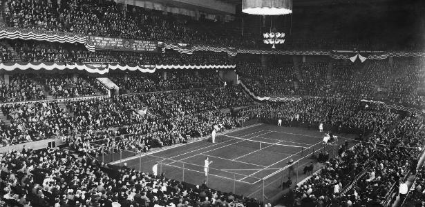 Um século da estreia profissional de Suzanne Lenglen e o legado no tênis