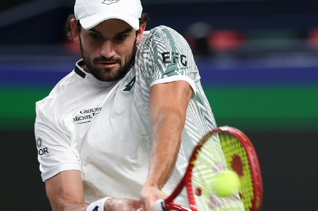 Valentin Vacherot avança no Masters 1000 de Xangai em busca de manter o título