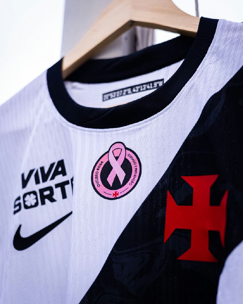 Vasco adota uniforme especial em apoio à campanha Outubro Rosa