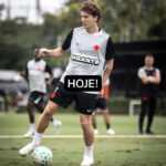 Vasco altera uniforme de treino e retira marca de casa de apostas