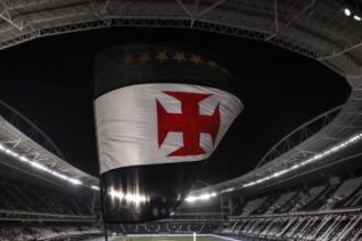 Vasco avalia levar clássico contra o flamengo para o estadio nilton santos