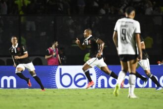 Vasco busca aproximação com Botafogo no Brasileirão em clássico no Nilton Santos