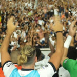 Vasco celebra conexão intensa entre elenco e torcida em publicação nas redes sociais