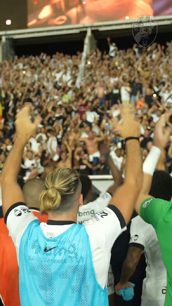 Vasco celebra conexão intensa entre elenco e torcida em publicação nas redes sociais