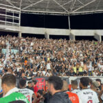 Vasco celebra vitória sobre o Botafogo com tradicional grito de Casaca