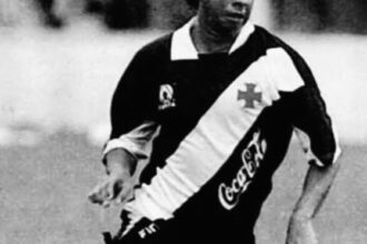 Vasco da Gama presta homenagem ao falecimento de Carlos Alberto Dias
