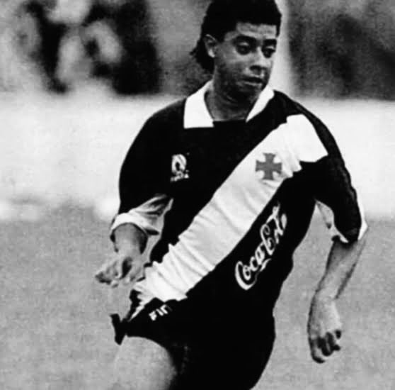 Vasco da Gama presta homenagem ao falecimento de Carlos Alberto Dias