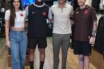 Vasco da Gama promove encontro com torcedores em loja oficial no Rio de Janeiro