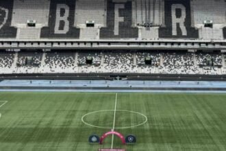 Vasco define Nilton Santos para clássico e aponta preocupação com gramado