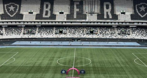 Vasco define Nilton Santos para clássico e aponta preocupação com gramado