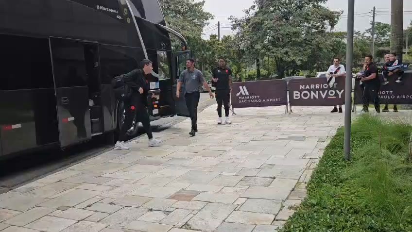 Vasco desembarca em São Paulo para confronto contra o Palmeiras