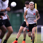 Vasco encerra preparação e define ajustes finais para o jogo decisivo