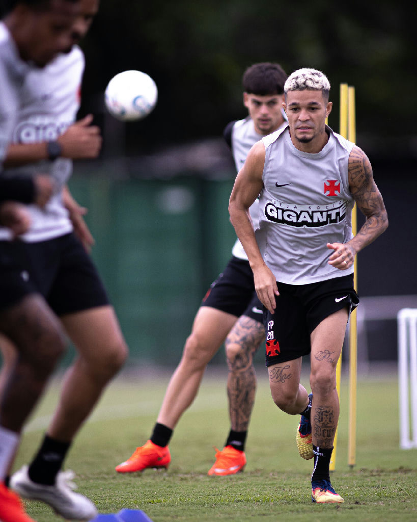 Vasco encerra preparação e define ajustes finais para o jogo decisivo