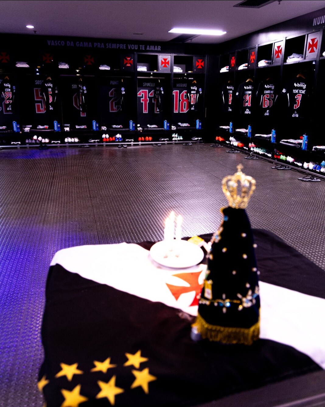 Vasco exibe bastidores do vestiário no Maracanã antes de partida decisiva