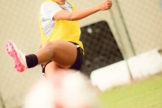 Vasco Feminino registra preparativos finais no gramado para clássico
