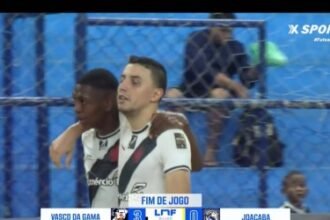 Vasco goleia o Joaçaba e garante vaga na semifinal da competição