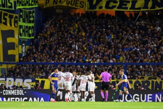 Vasco inicia semana decisiva com foco em vaga continental e SAF