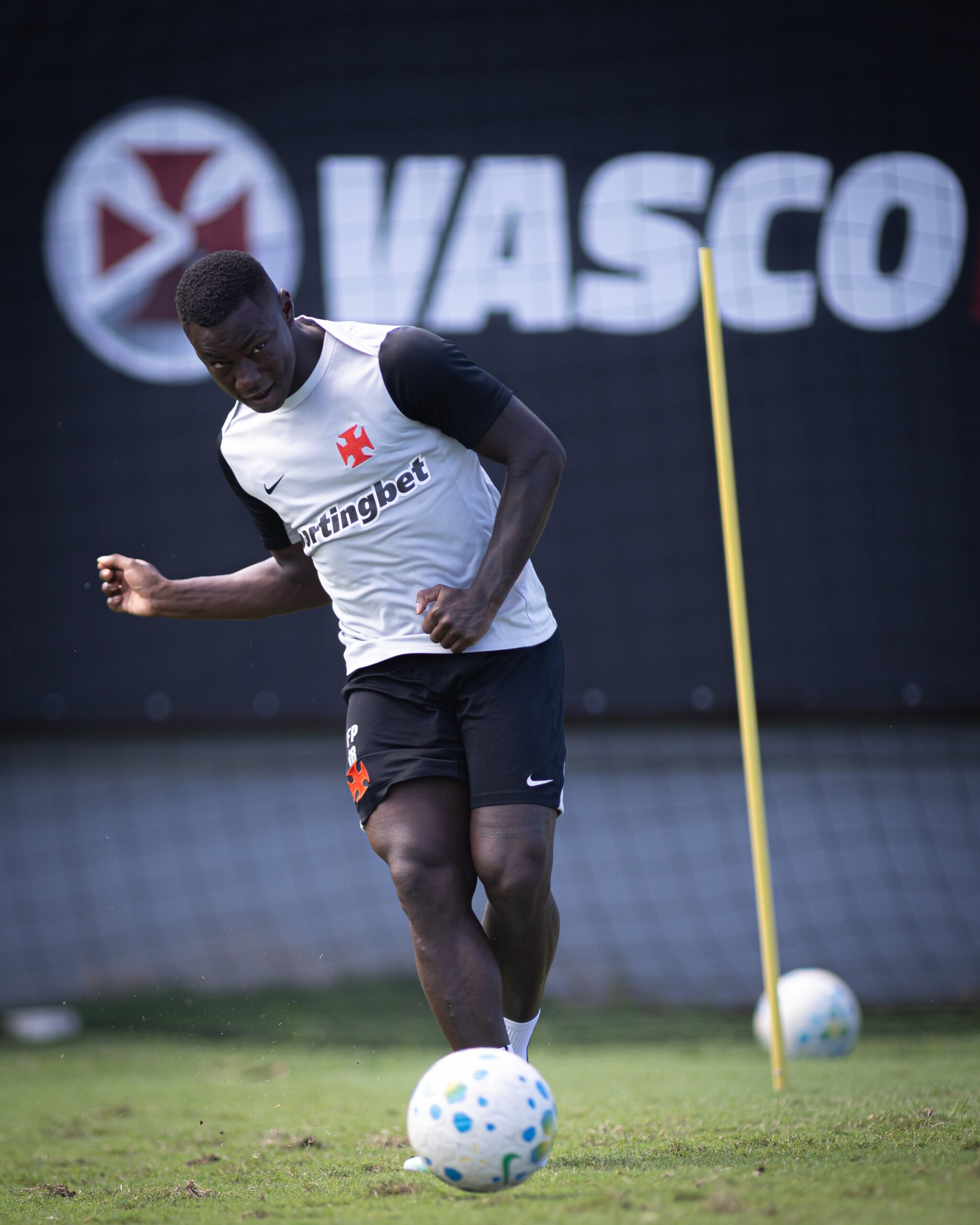 Vasco intensifica preparação no CT Moacyr Barbosa durante pausa da Data Fifa